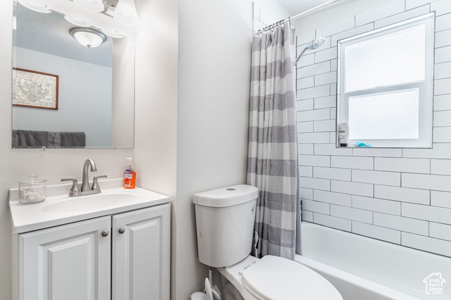 Photo 8 for MLS #2104498 at 2571 W 5725 South