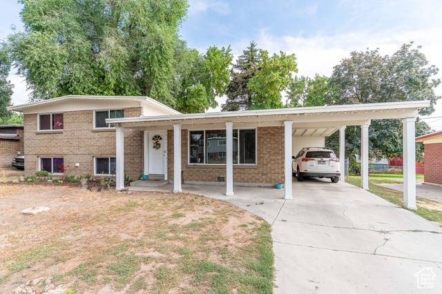 2571 W 5725 S, Roy UT 84067