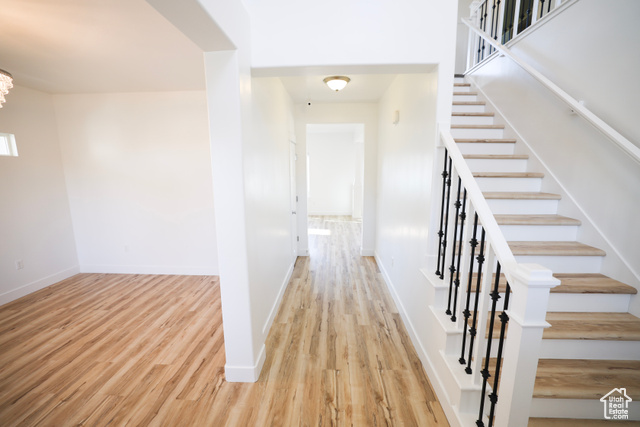 Photo 3 for MLS #2104503 at 2182 W Evergreen Way #143