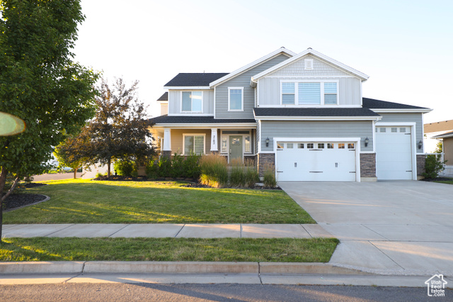 Photo 2 for MLS #2104503 at 2182 W Evergreen Way #143