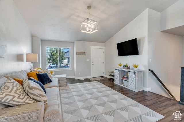 Photo 8 for MLS #2104534 at 2312 E Quaking Aspen Ln