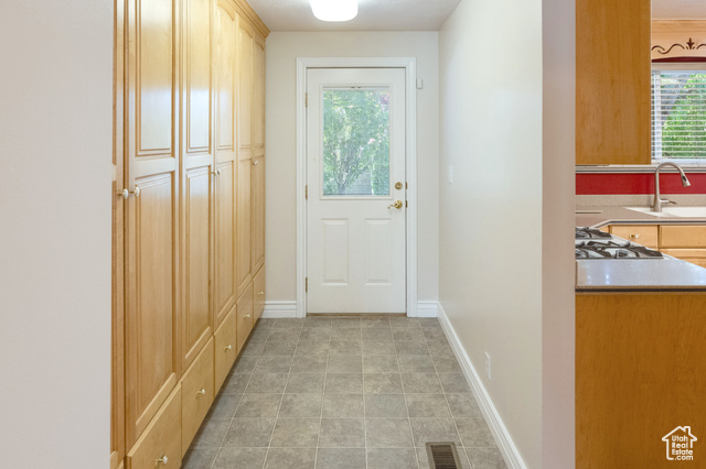 Photo 17 for MLS #2104547 at 424 E Shamrock Dr