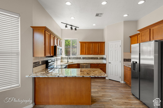 Photo 9 for MLS #2104552 at 693 E Castle Stone Dr