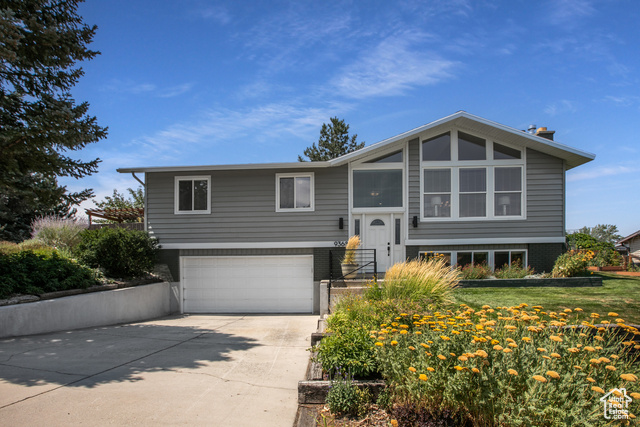 9368 S STERLING DR, Sandy UT 84093