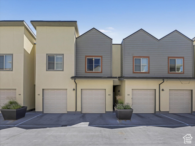 Photo 20 for MLS #2104610 at 6169 Park Ln #44
