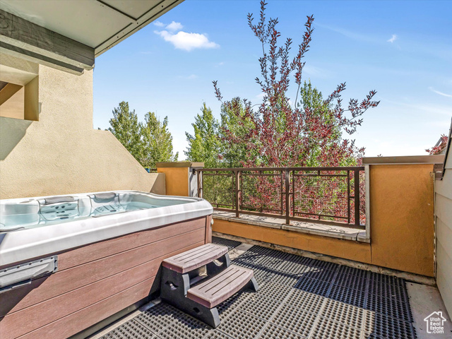 Photo 10 for MLS #2104610 at 6169 Park Ln #44