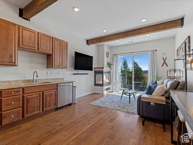 Photo 3 for MLS #2104610 at 6169 Park Ln #44