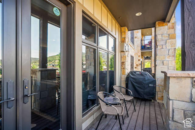 Photo 16 for MLS #2104683 at 3793 Blackstone Dr #1B