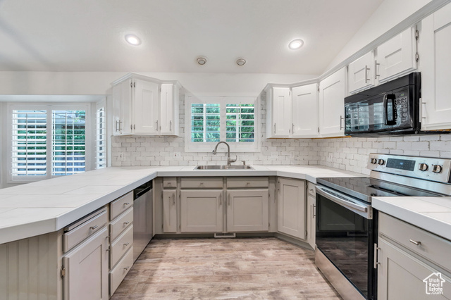 Photo 7 for MLS #2104706 at 253 Ridge Rd
