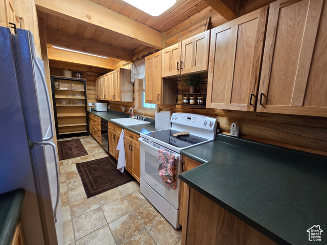 Photo 12 for MLS #2104722 at 725 E Wolf Hollow Rd