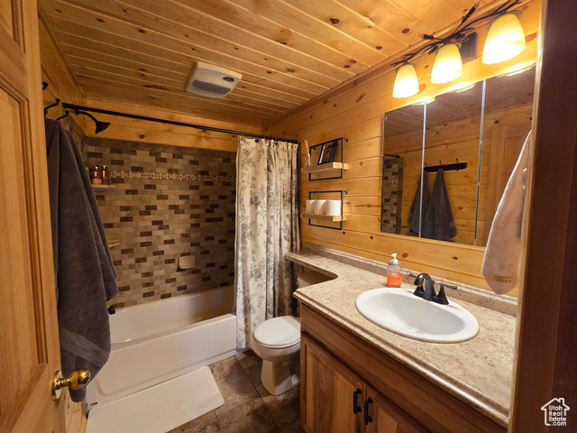 Photo 15 for MLS #2104722 at 725 E Wolf Hollow Rd