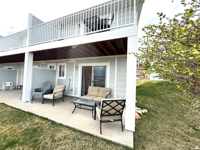 Main photo for 902 N Newburg  #4