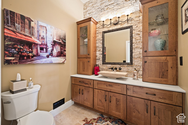 Photo 15 for MLS #2104750 at 1107 N Twickenham Dr