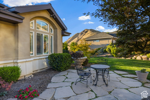 Photo 5 for MLS #2104750 at 1107 N Twickenham Dr