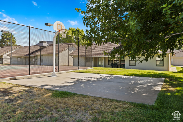 Photo 6 for MLS #2104755 at 275 S Valley View Dr #J202