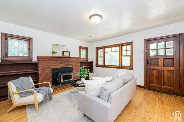 Photo 4 for MLS #2104756 at 2735 Liberty Ave