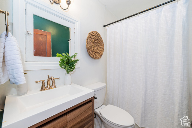 Photo 15 for MLS #2104756 at 2735 Liberty Ave