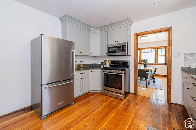 Photo 11 for MLS #2104756 at 2735 Liberty Ave