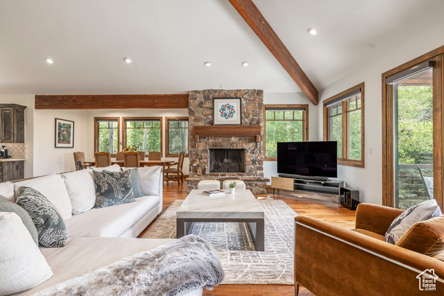 Photo 6 for MLS #2104789 at 2054 Paddington Dr