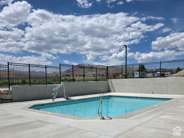 Photo 31 for MLS #2104815 at 1497 N Saratoga Ln #B