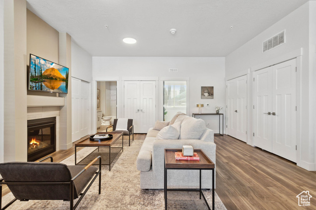 Photo 10 for MLS #2104843 at 695 E Main St #R-204