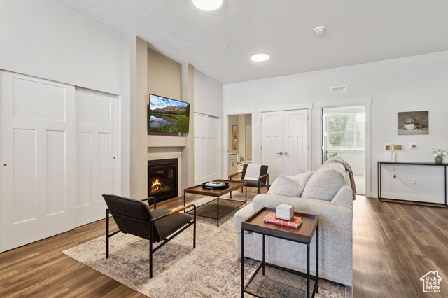 Photo 11 for MLS #2104843 at 695 E Main St #R-204