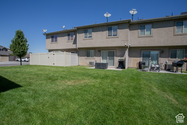 Photo 17 for MLS #2104896 at 121 W Arlington Way