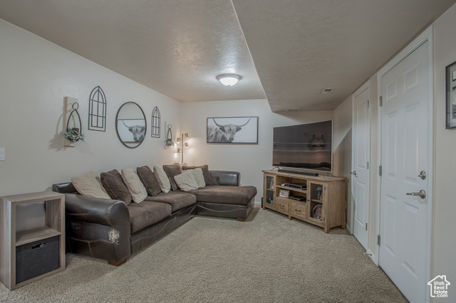 Photo 7 for MLS #2104896 at 121 W Arlington Way