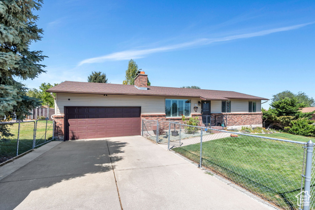 Photo 4 for MLS #2105019 at 3794 S Chatterleigh Rd