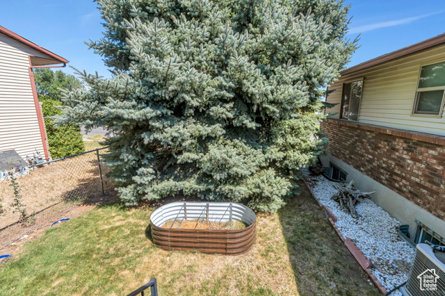 Photo 7 for MLS #2105019 at 3794 S Chatterleigh Rd