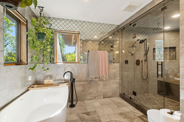 Photo 44 for MLS #2105050 at 2614 E Tuxedo Cir