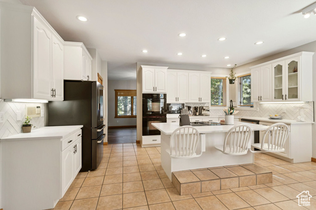 Photo 19 for MLS #2105050 at 2614 E Tuxedo Cir