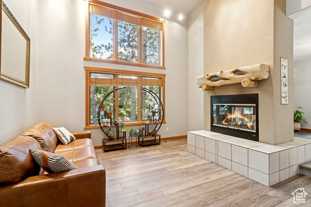 Photo 10 for MLS #2105050 at 2614 E Tuxedo Cir