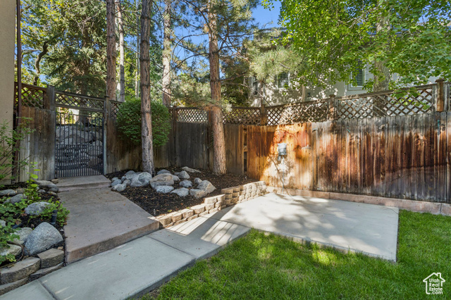 Photo 75 for MLS #2105050 at 2614 E Tuxedo Cir