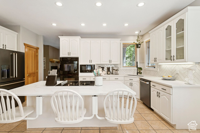 Photo 18 for MLS #2105050 at 2614 E Tuxedo Cir