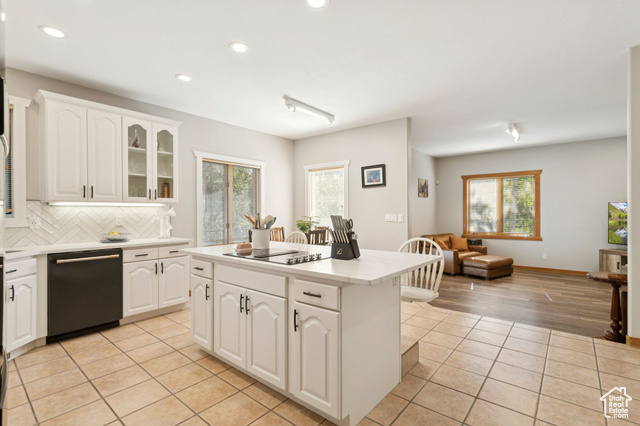 Photo 25 for MLS #2105050 at 2614 E Tuxedo Cir