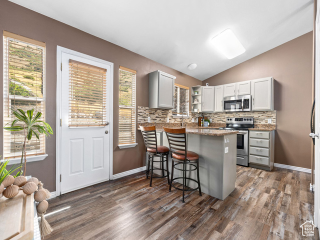 Photo 10 for MLS #2105057 at 1911 S Oregon Ave