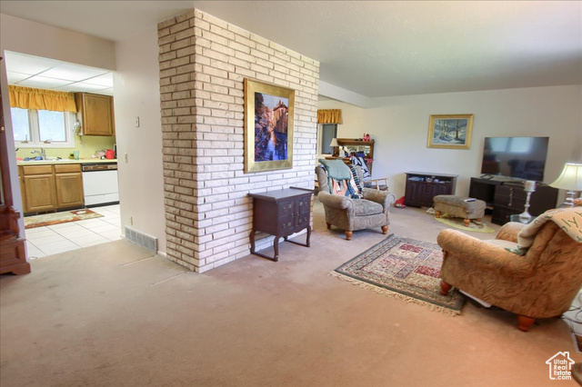 Photo 3 for MLS #2105073 at 886 N Harrison Blvd