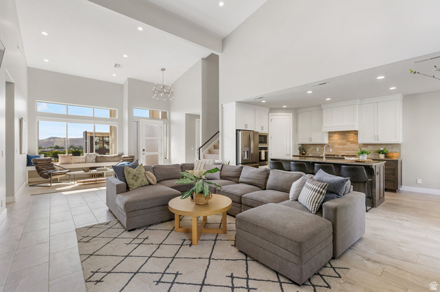 458 N 200 E
                     MLS #2105097