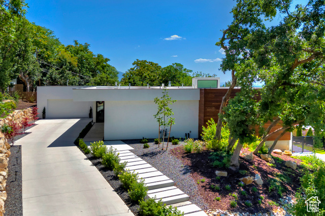 2618 E SKYLINE DR, Salt Lake City UT 84108