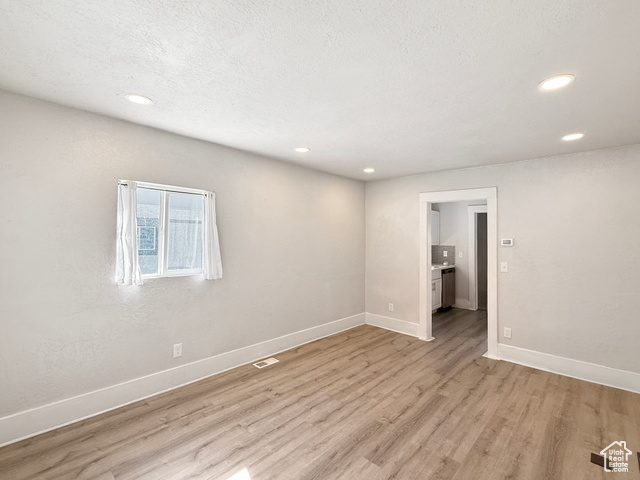 Photo 5 for MLS #2105141 at 979 E Patterson St