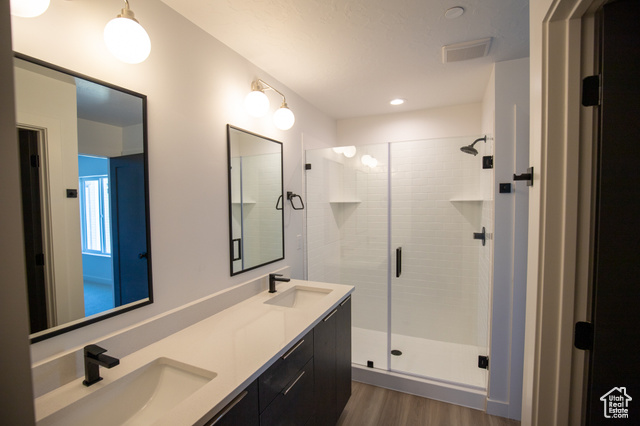 Photo 7 for MLS #2105153 at 594 E Betsey Cv #17