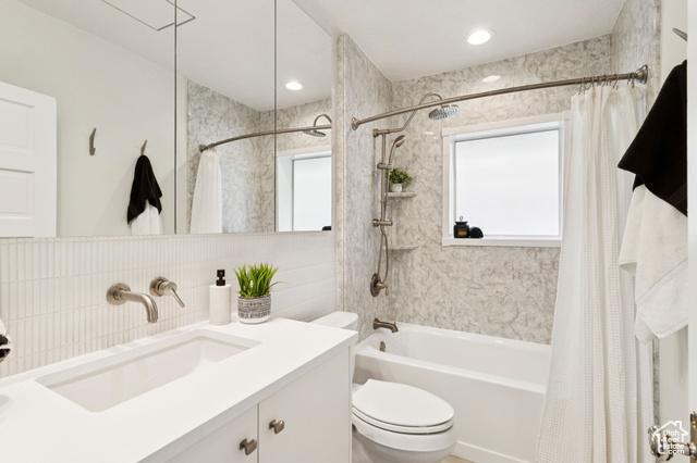 Photo 15 for MLS #2105168 at 536 E Hollywood Ave