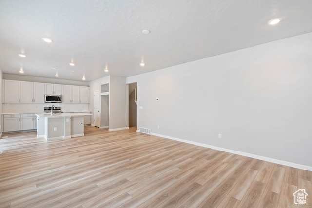 Photo 21 for MLS #2105185 at 77 E Broadway Dr #1033