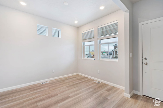 Photo 13 for MLS #2105185 at 77 E Broadway Dr #1033