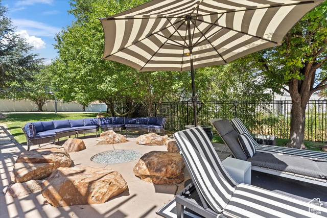 Photo 48 for MLS #2105211 at 1064 W Park Palisade Dr