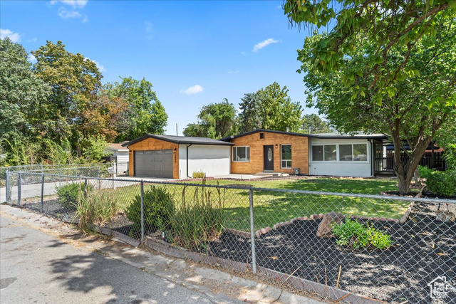 Photo 23 for MLS #2105223 at 3935 S Luetta Dr
