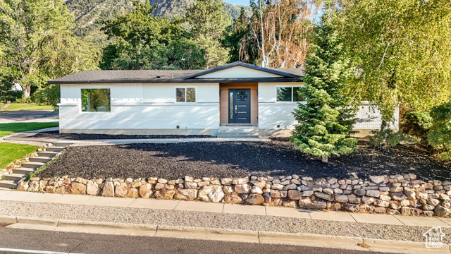 MLS #2105229 - 3662 E Oakview Dr