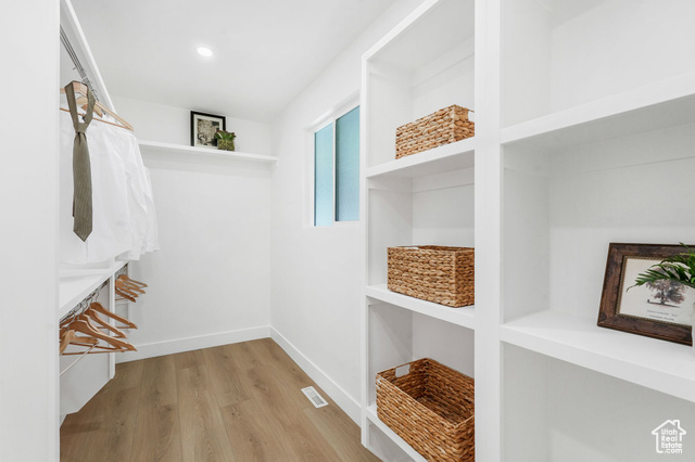 Photo 17 for MLS #2105229 at 3662 E Oakview Dr