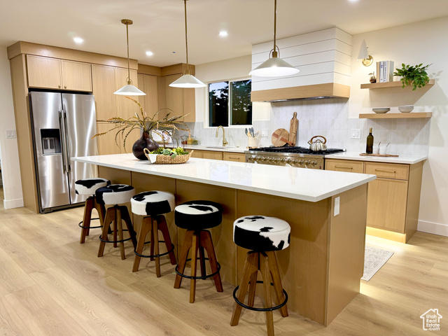 Photo 3 for MLS #2105229 at 3662 E Oakview Dr